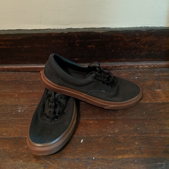 vans era black gum sole
